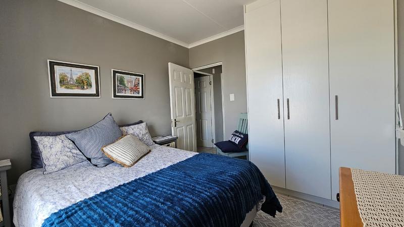 3 Bedroom Property for Sale in Britannia Bay Western Cape